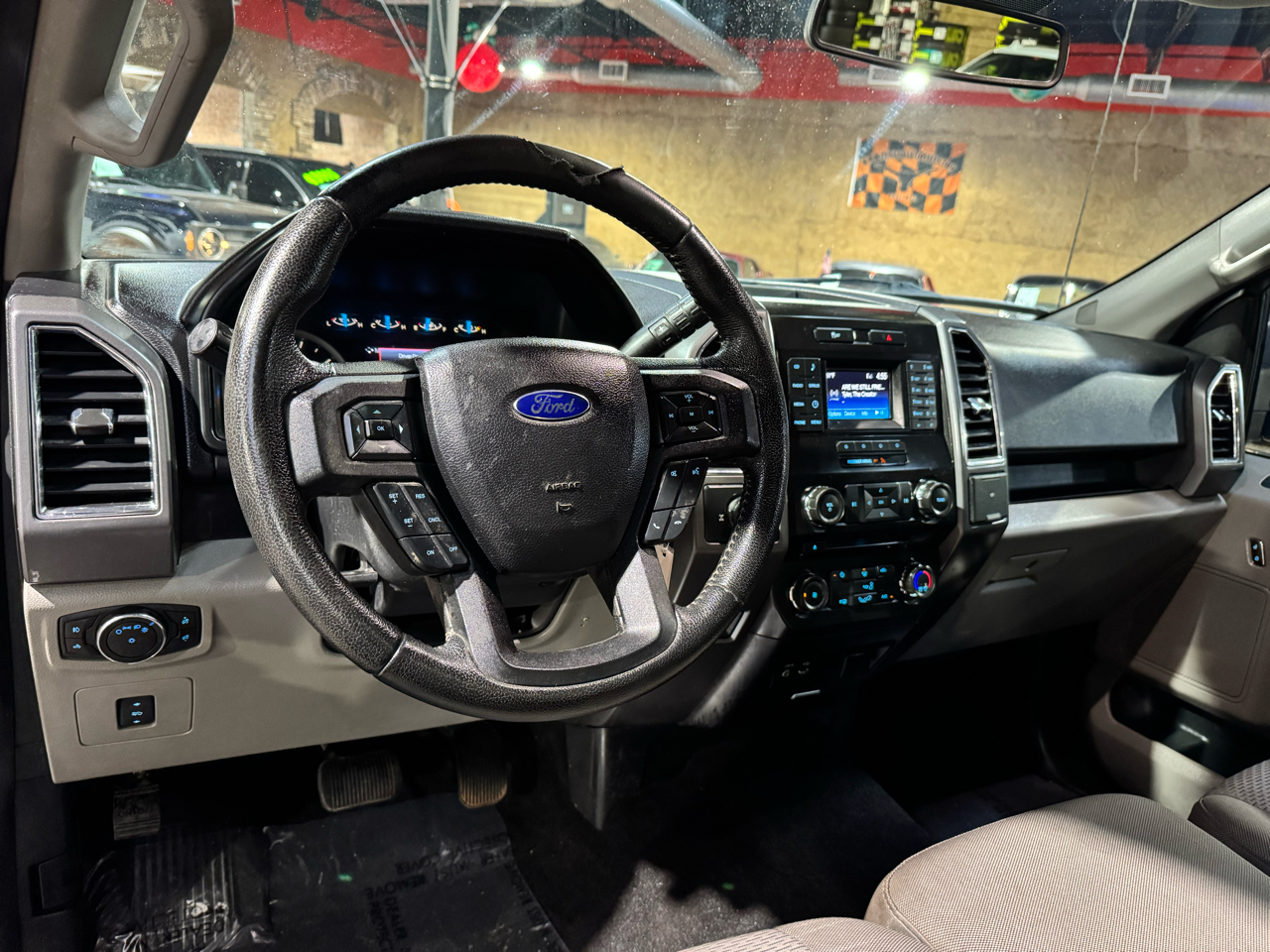 Ford F-150 2WD SuperCrew 157" XLT 2015