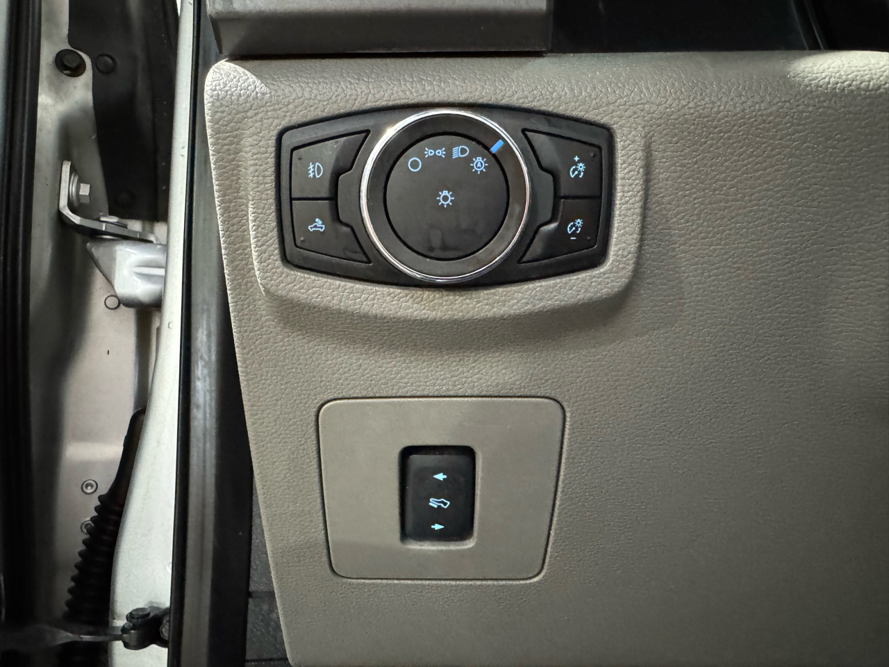 Ford F-150 2WD SuperCrew 157" XLT 2015