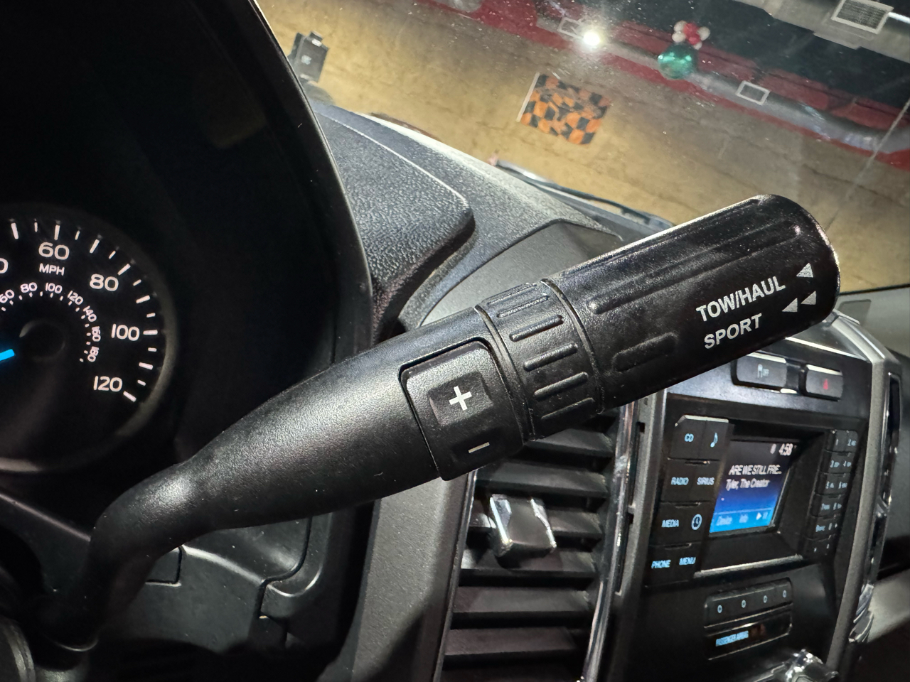 Ford F-150 2WD SuperCrew 157" XLT 2015