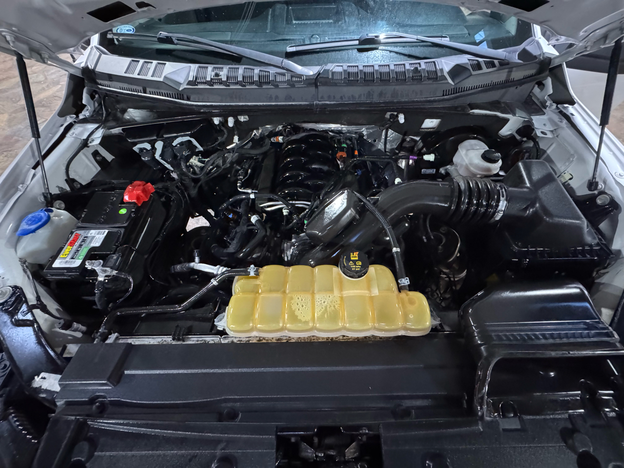 Ford F-150 2WD SuperCrew 145" STX 2020