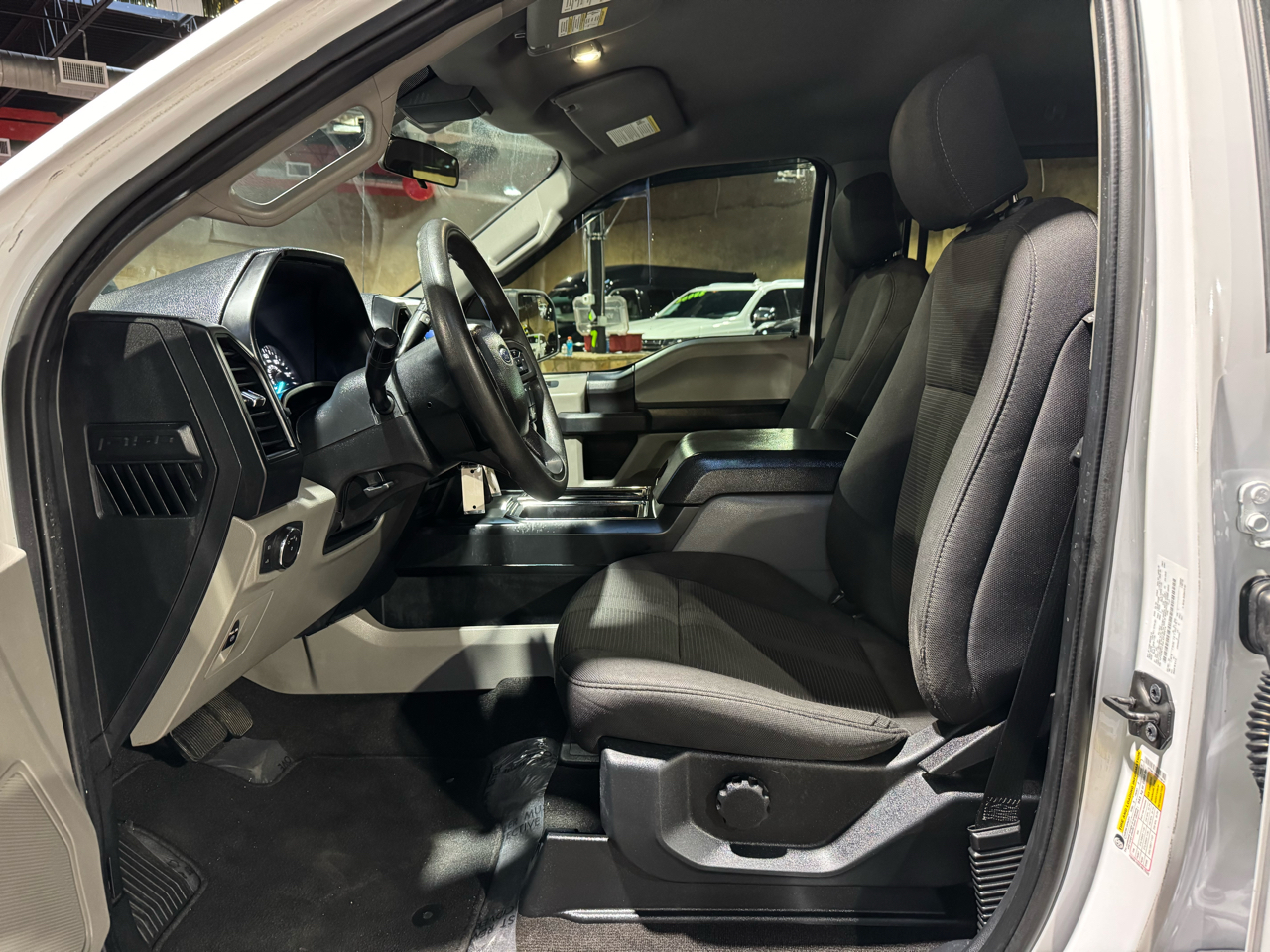 Ford F-150 2WD SuperCrew 145" STX 2020