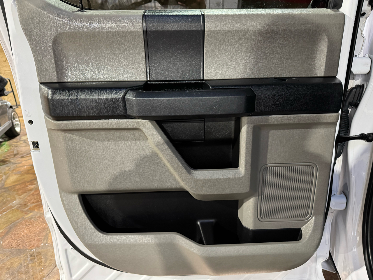 Ford F-150 2WD SuperCrew 145" STX 2020