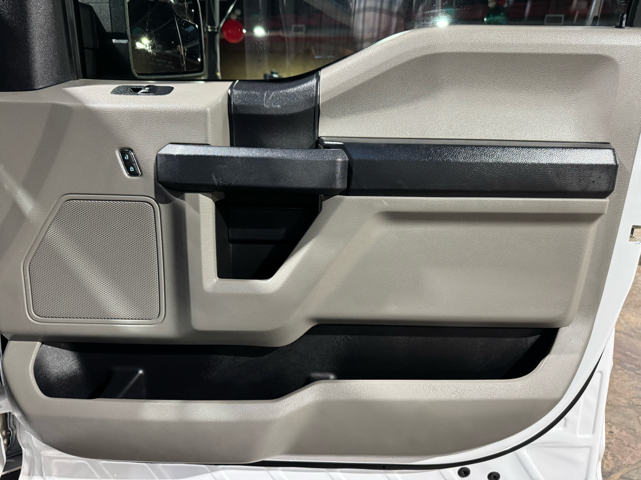 Ford F-150 2WD SuperCrew 145" STX 2020