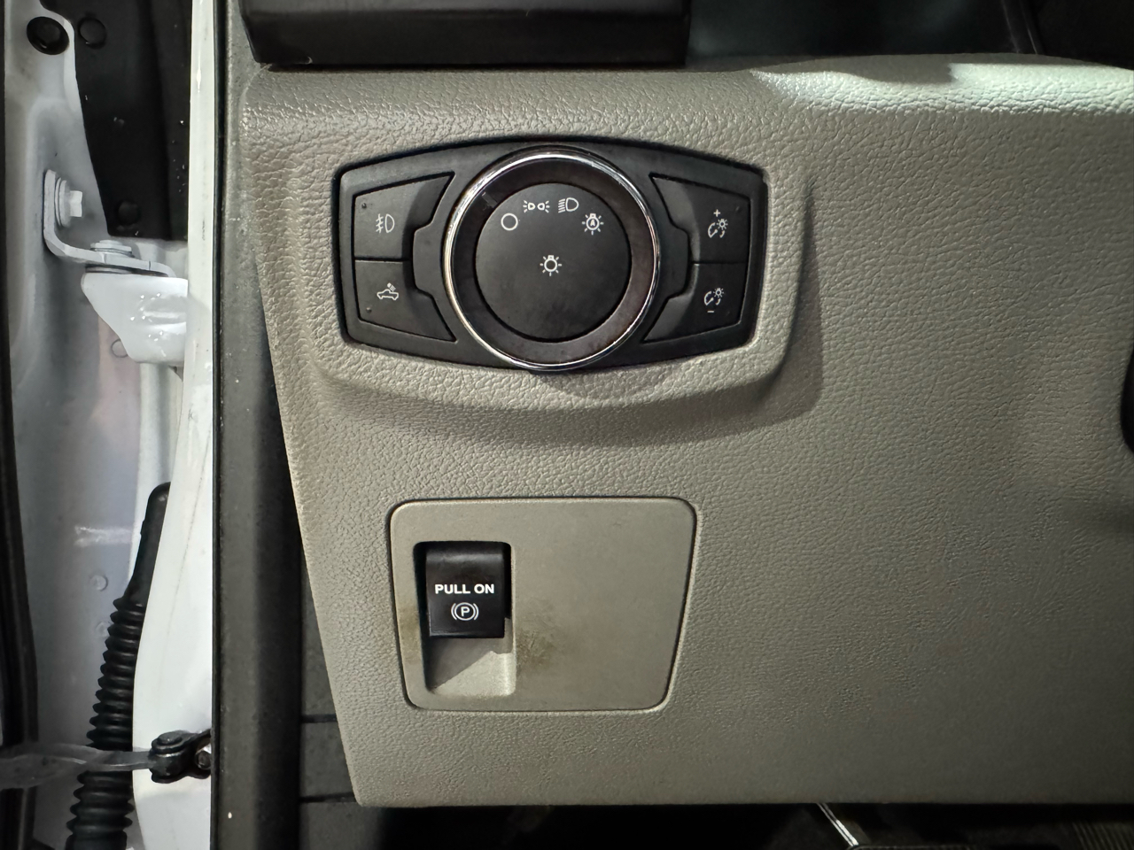 Ford F-150 2WD SuperCrew 145" STX 2020