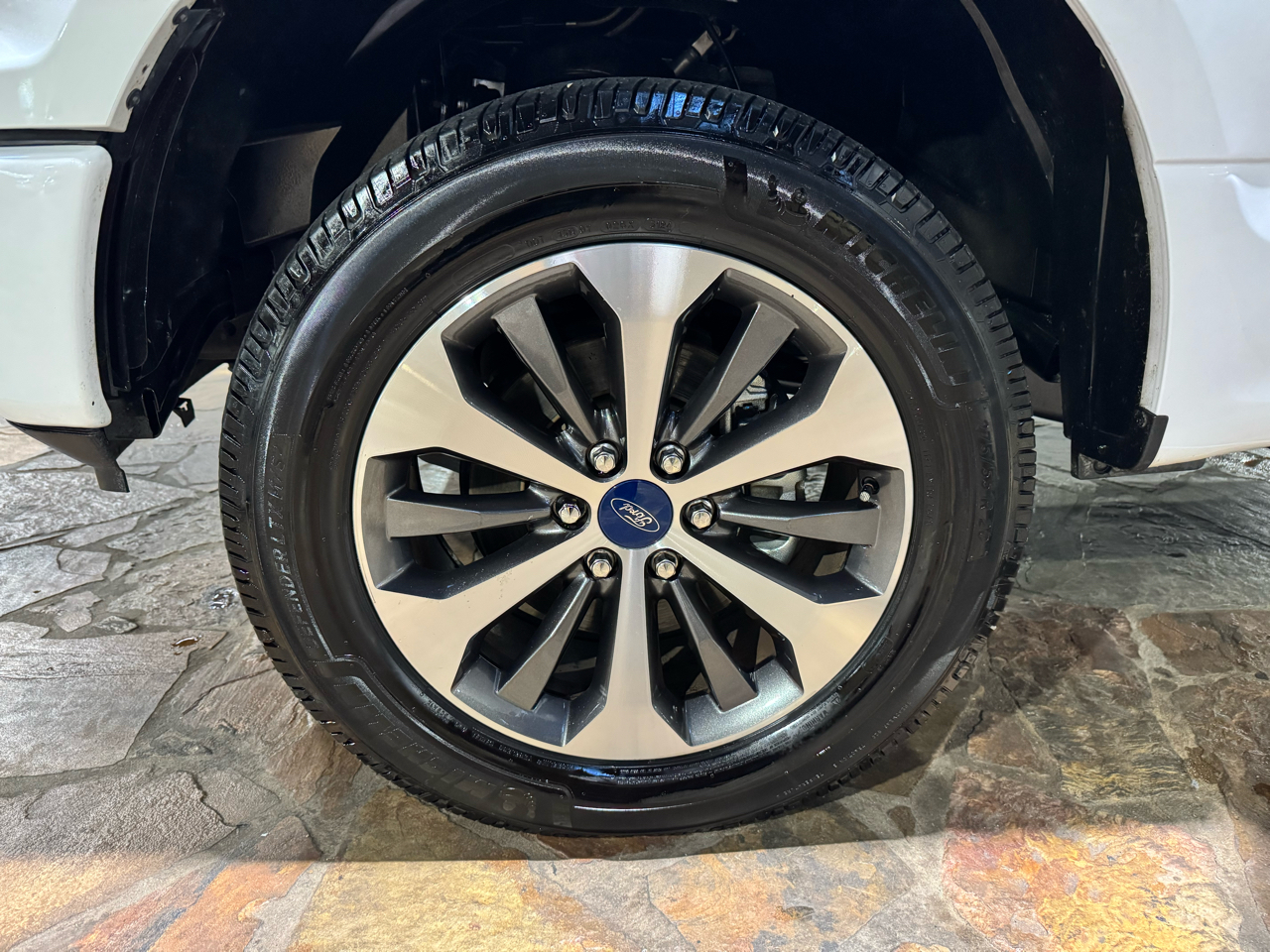 Ford F-150 2WD SuperCrew 145" STX 2020