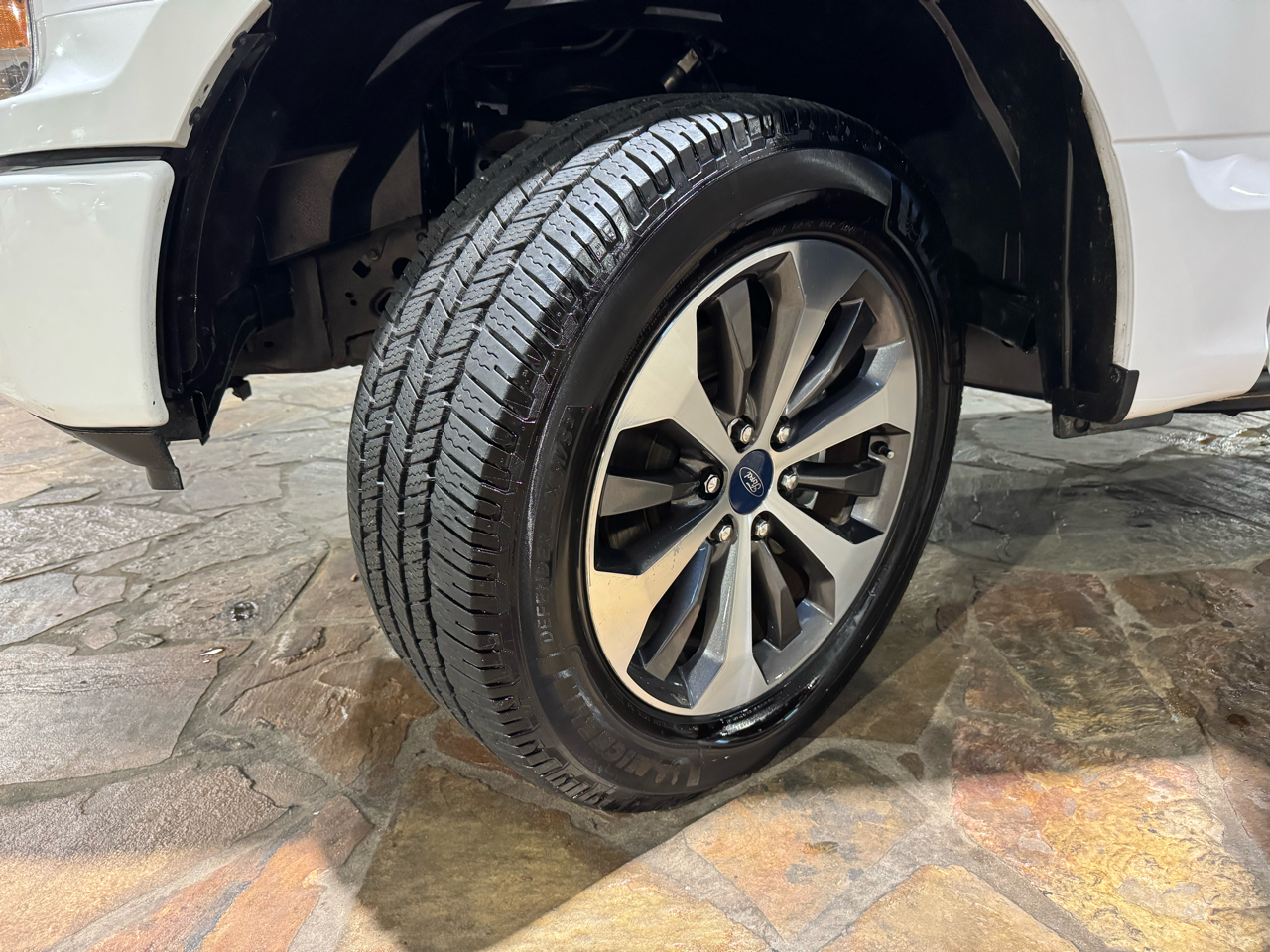 Ford F-150 2WD SuperCrew 145" STX 2020