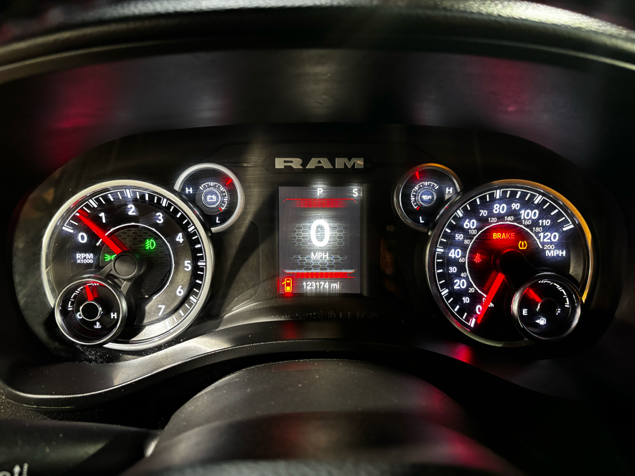 RAM 1500 Big Horn/Lone Star 4x2 Crew Cab 5'7" Box 2019