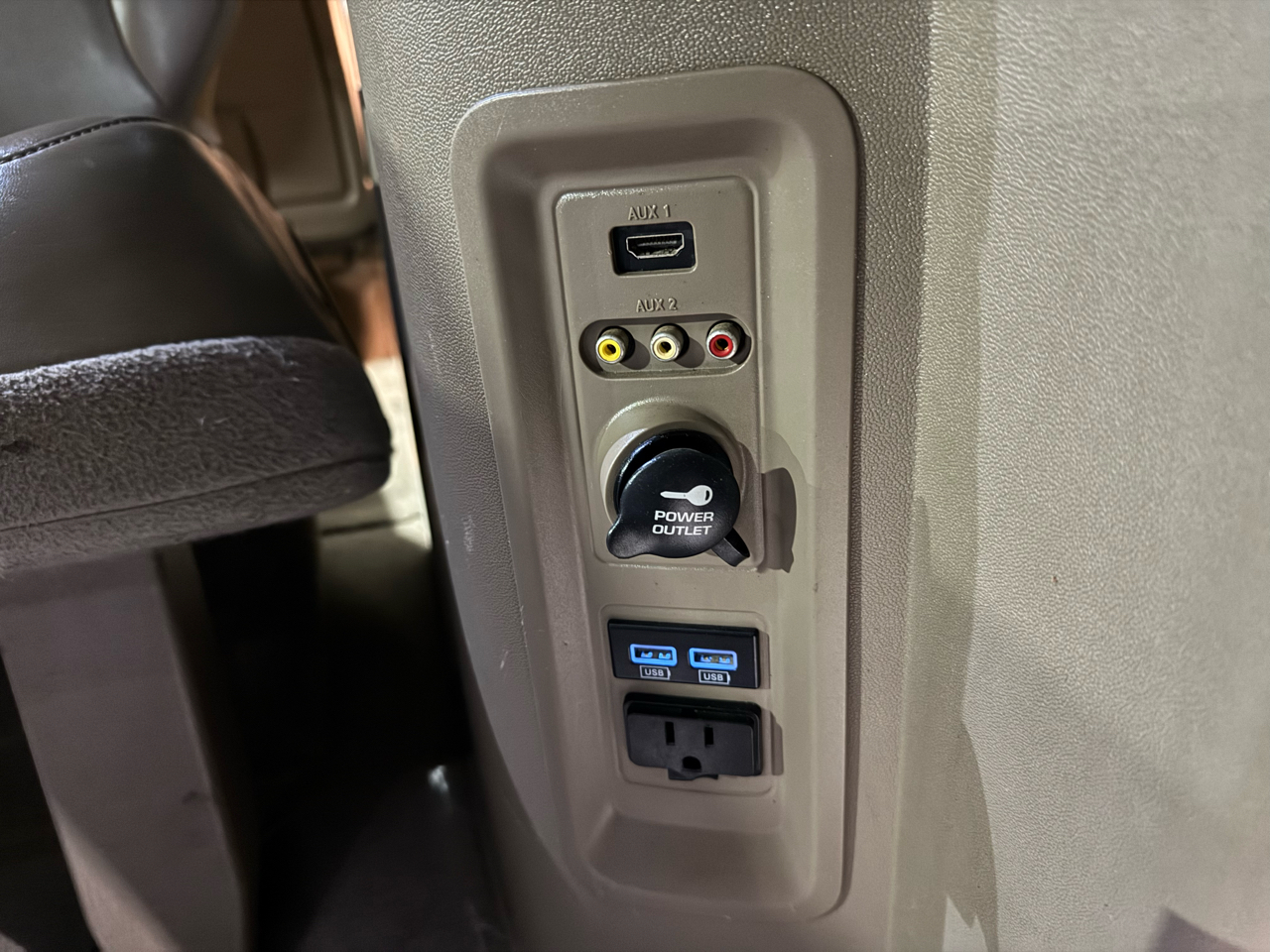 Chrysler Town & Country 4dr Wgn Limited 2014