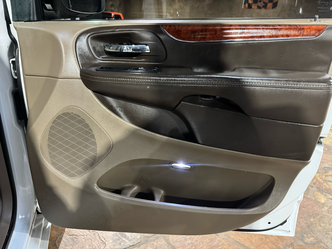 Chrysler Town & Country 4dr Wgn Limited 2014