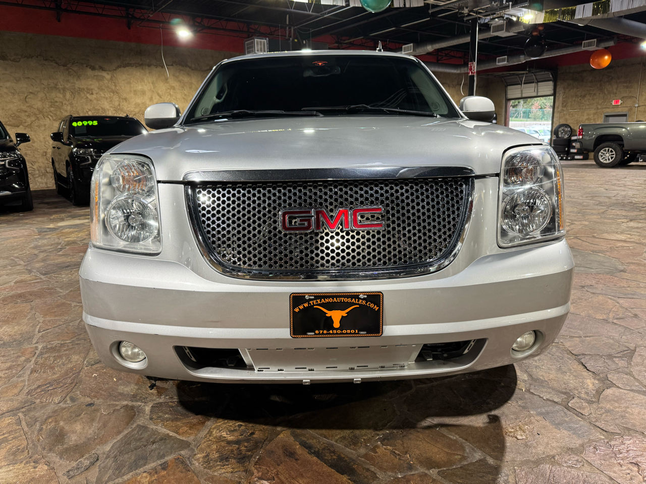 GMC Yukon AWD 4dr 1500 Denali 2013