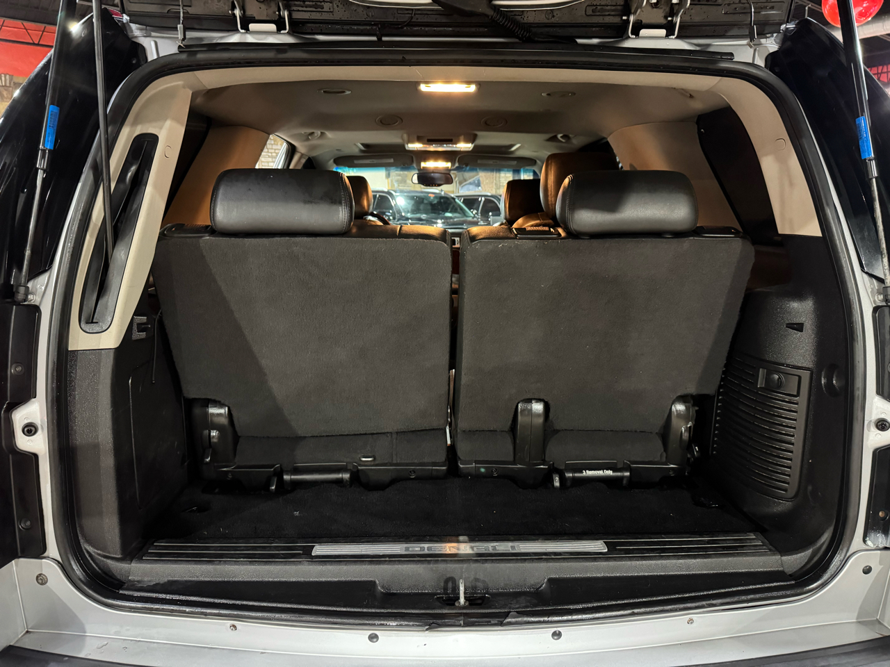 GMC Yukon AWD 4dr 1500 Denali 2013