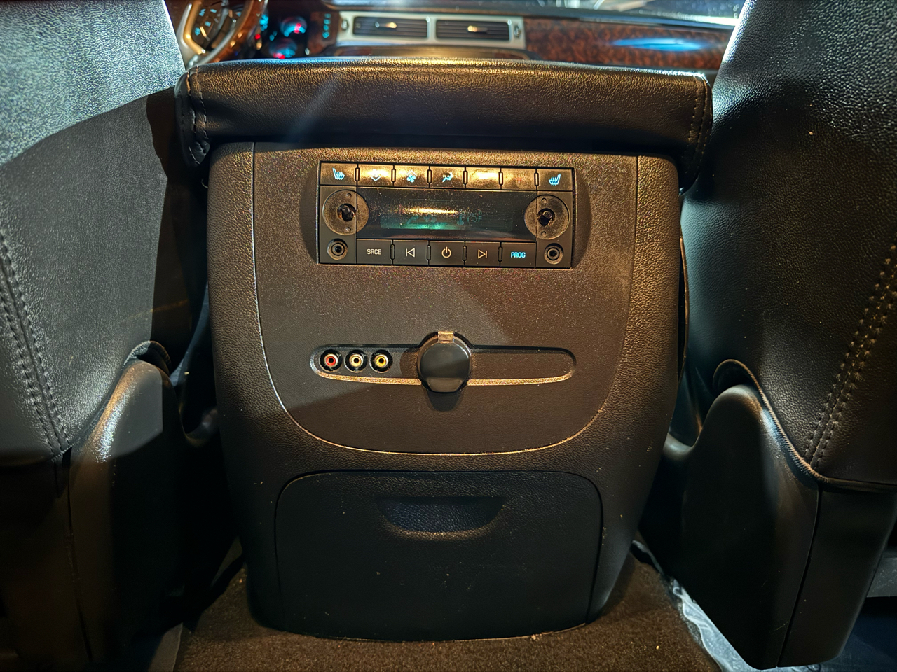 GMC Yukon AWD 4dr 1500 Denali 2013