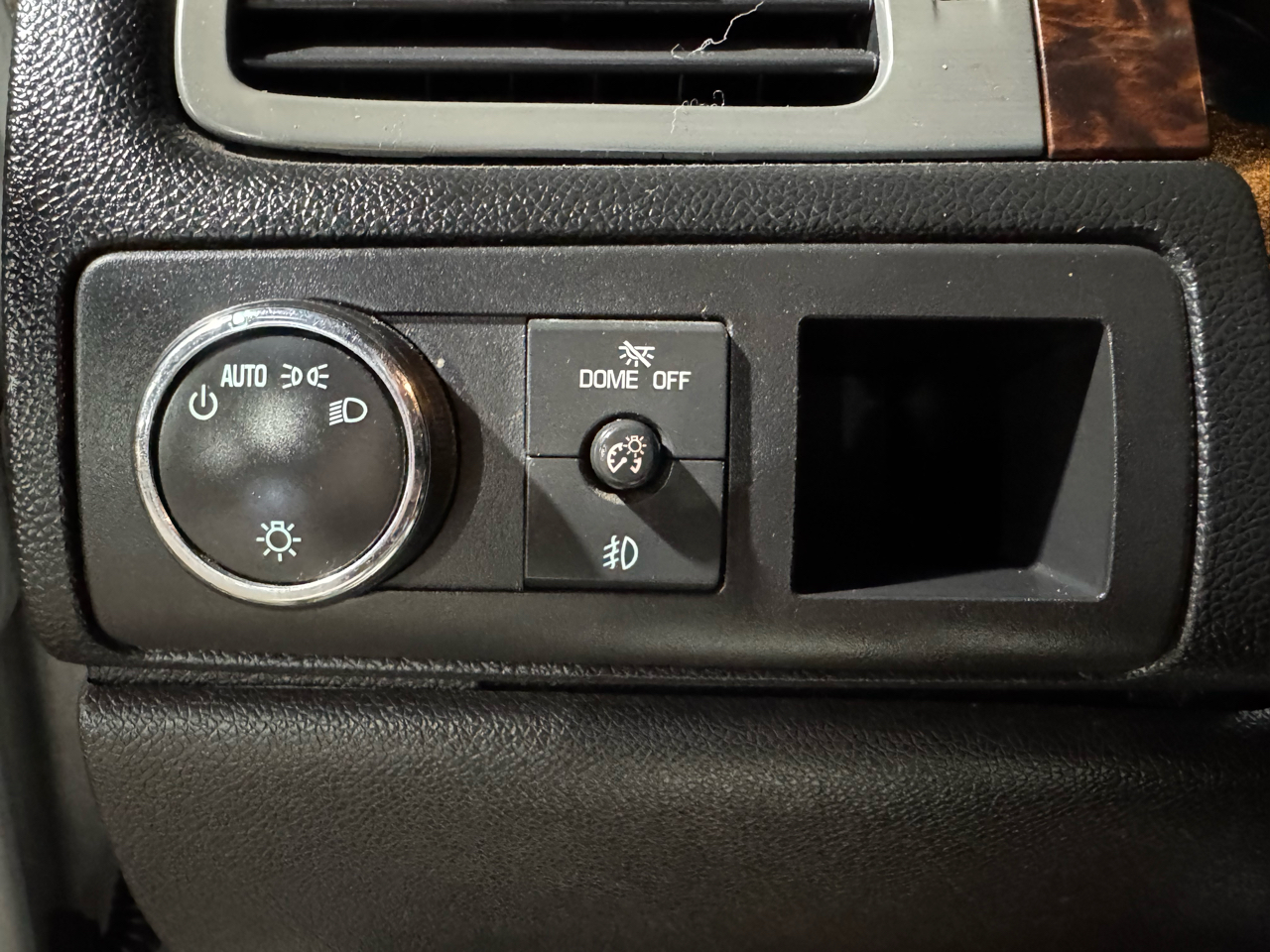 GMC Yukon AWD 4dr 1500 Denali 2013