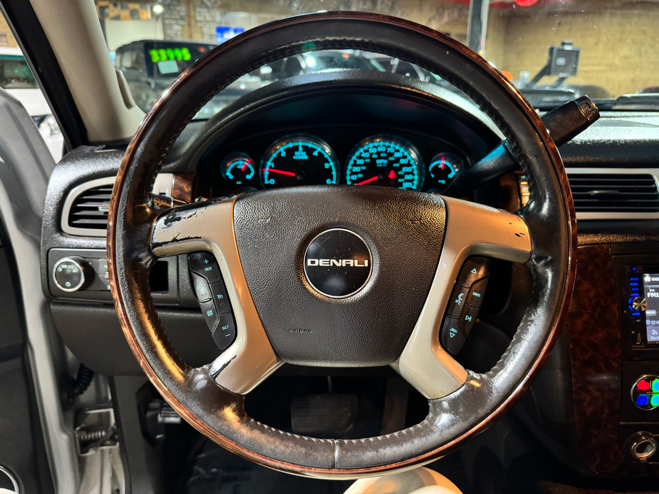 GMC Yukon AWD 4dr 1500 Denali 2013