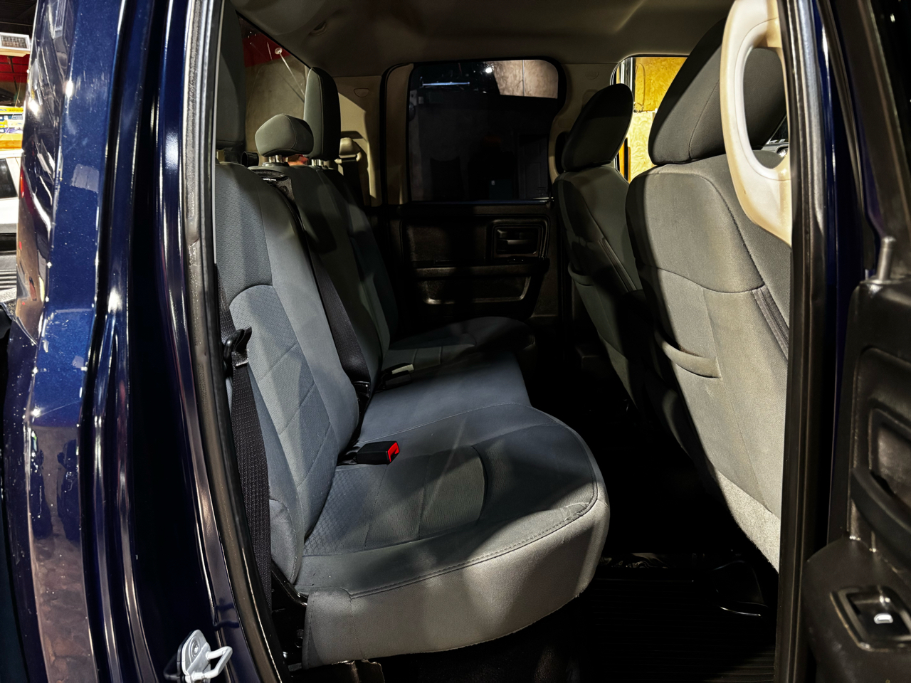 RAM 1500 2WD Quad Cab 140.5" Express 2013