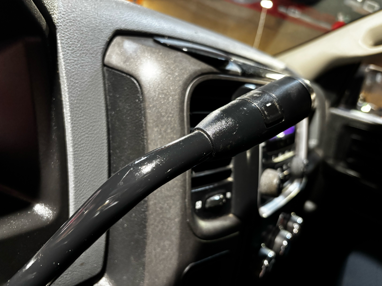 RAM 1500 2WD Quad Cab 140.5" Express 2013