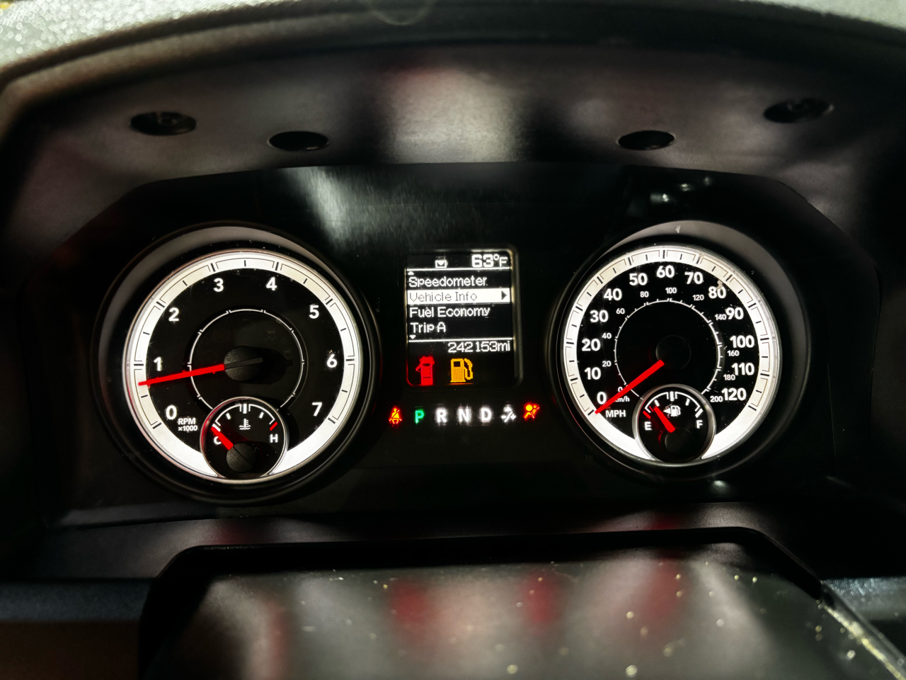 RAM 1500 2WD Quad Cab 140.5" Express 2013