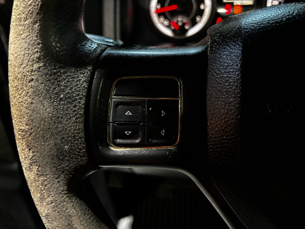 RAM 1500 2WD Quad Cab 140.5" Express 2013