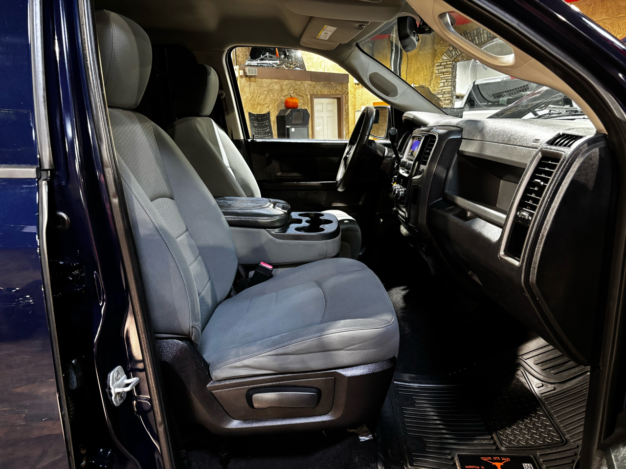 RAM 1500 2WD Quad Cab 140.5" Express 2013