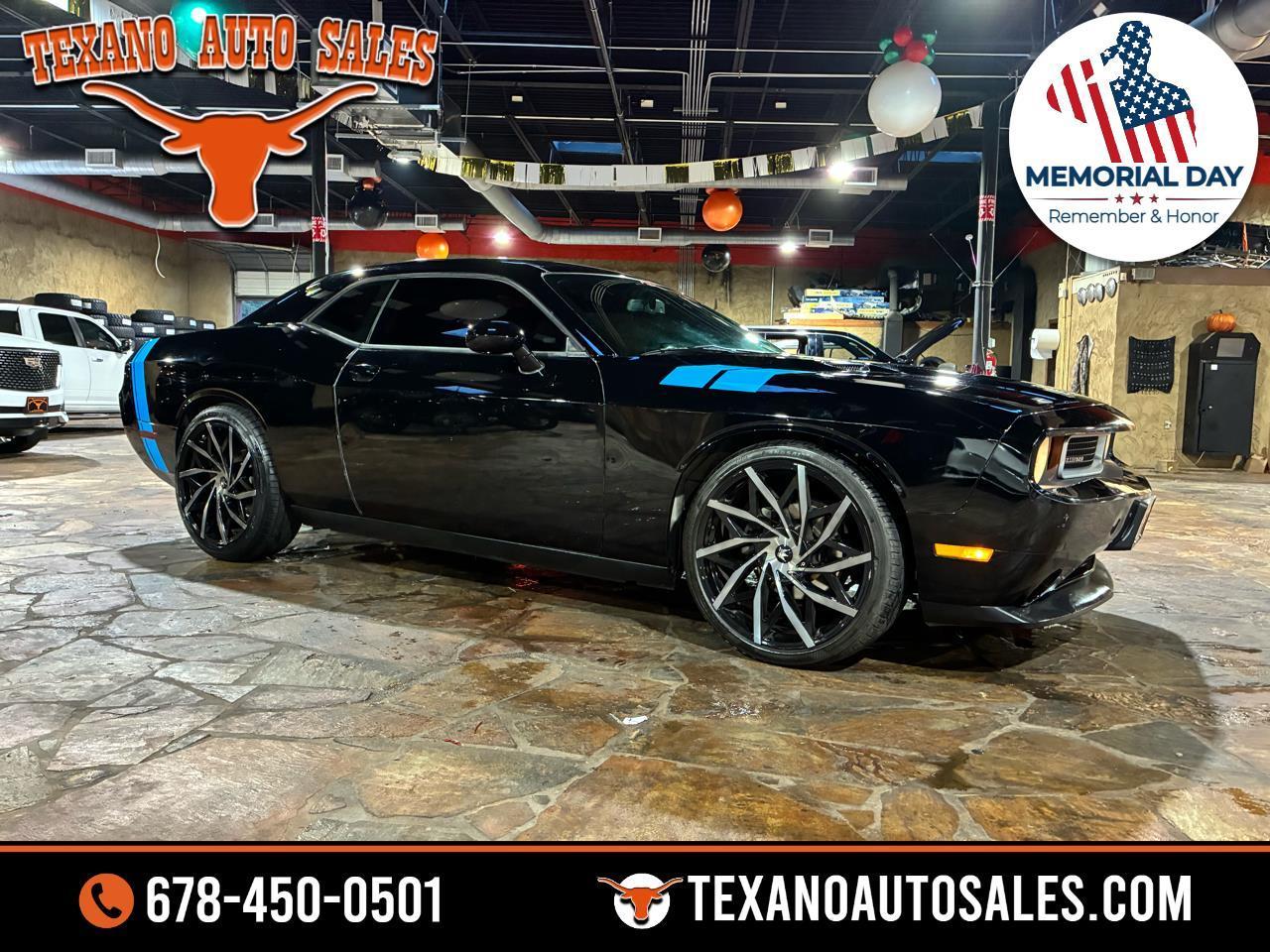 2012 Dodge Challenger SXT's photo