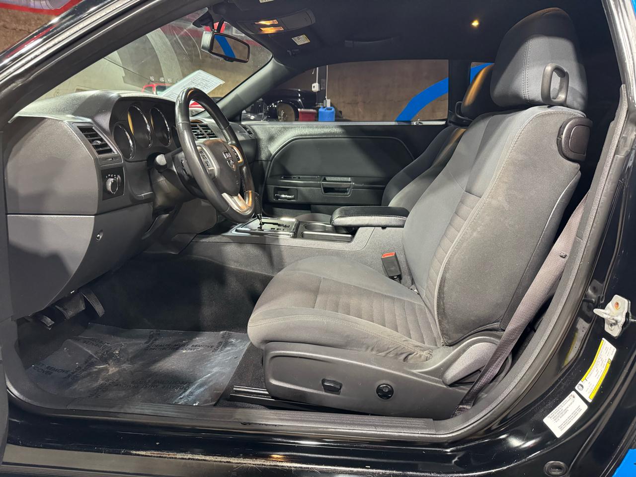 Dodge Challenger 2dr Cpe SXT 2012