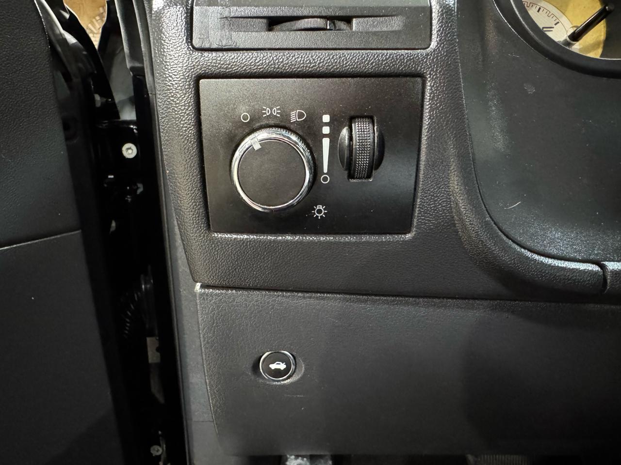 Dodge Challenger 2dr Cpe SXT 2012