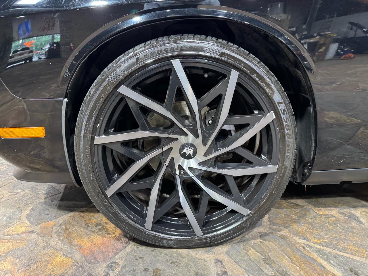 Dodge Challenger 2dr Cpe SXT 2012