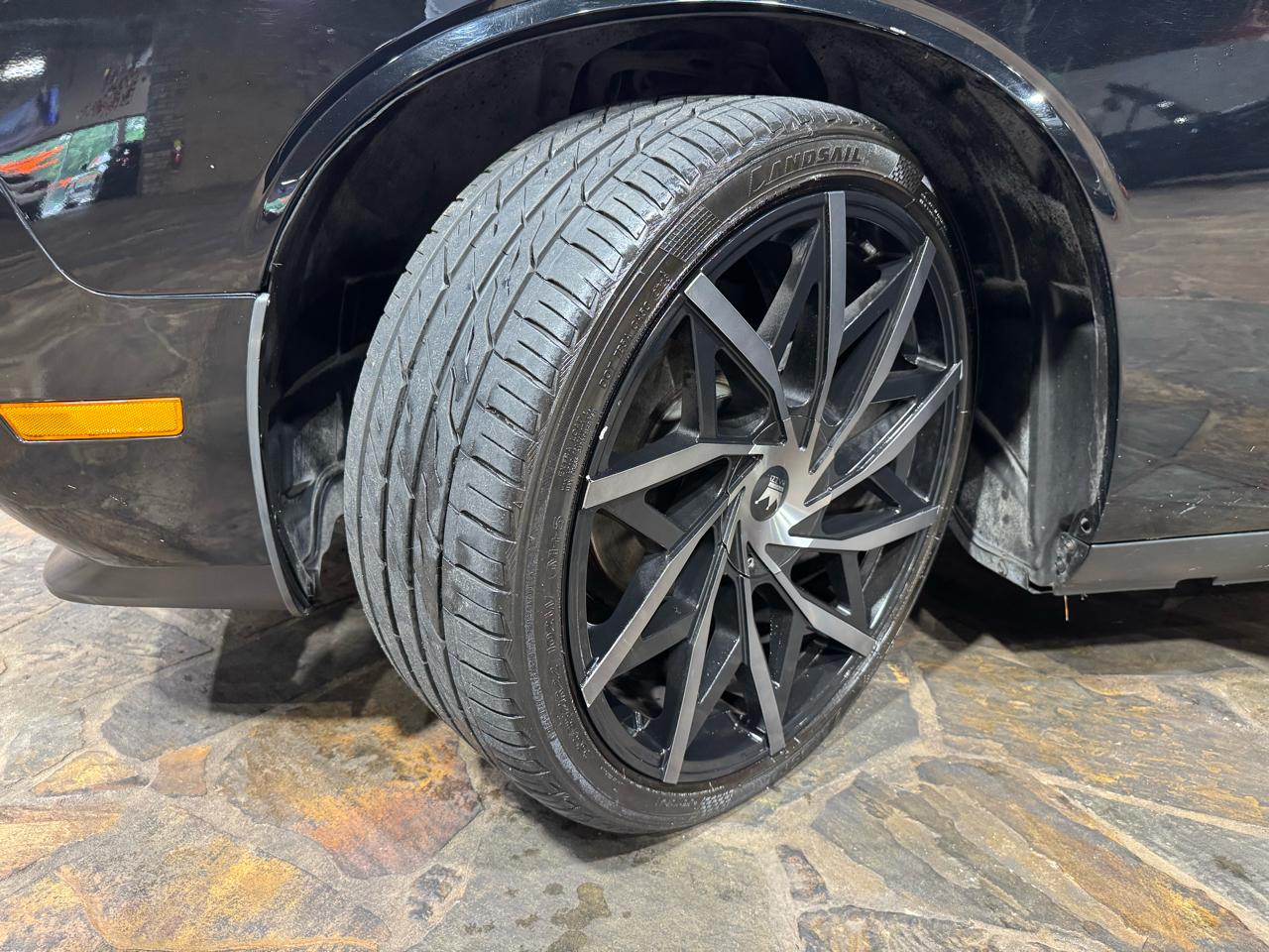 Dodge Challenger 2dr Cpe SXT 2012