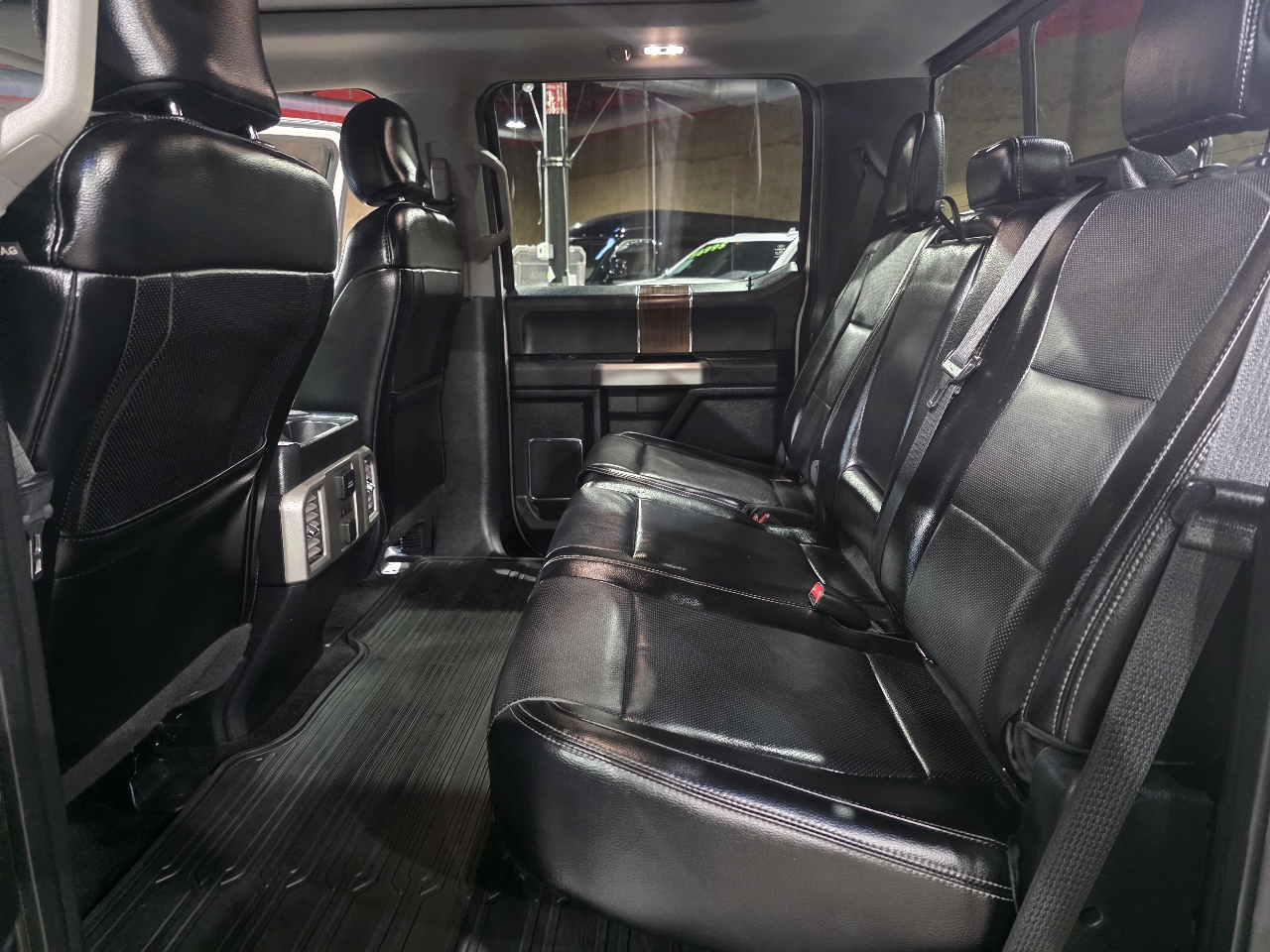 Ford F-150 4WD SuperCab 145" Lariat 2016