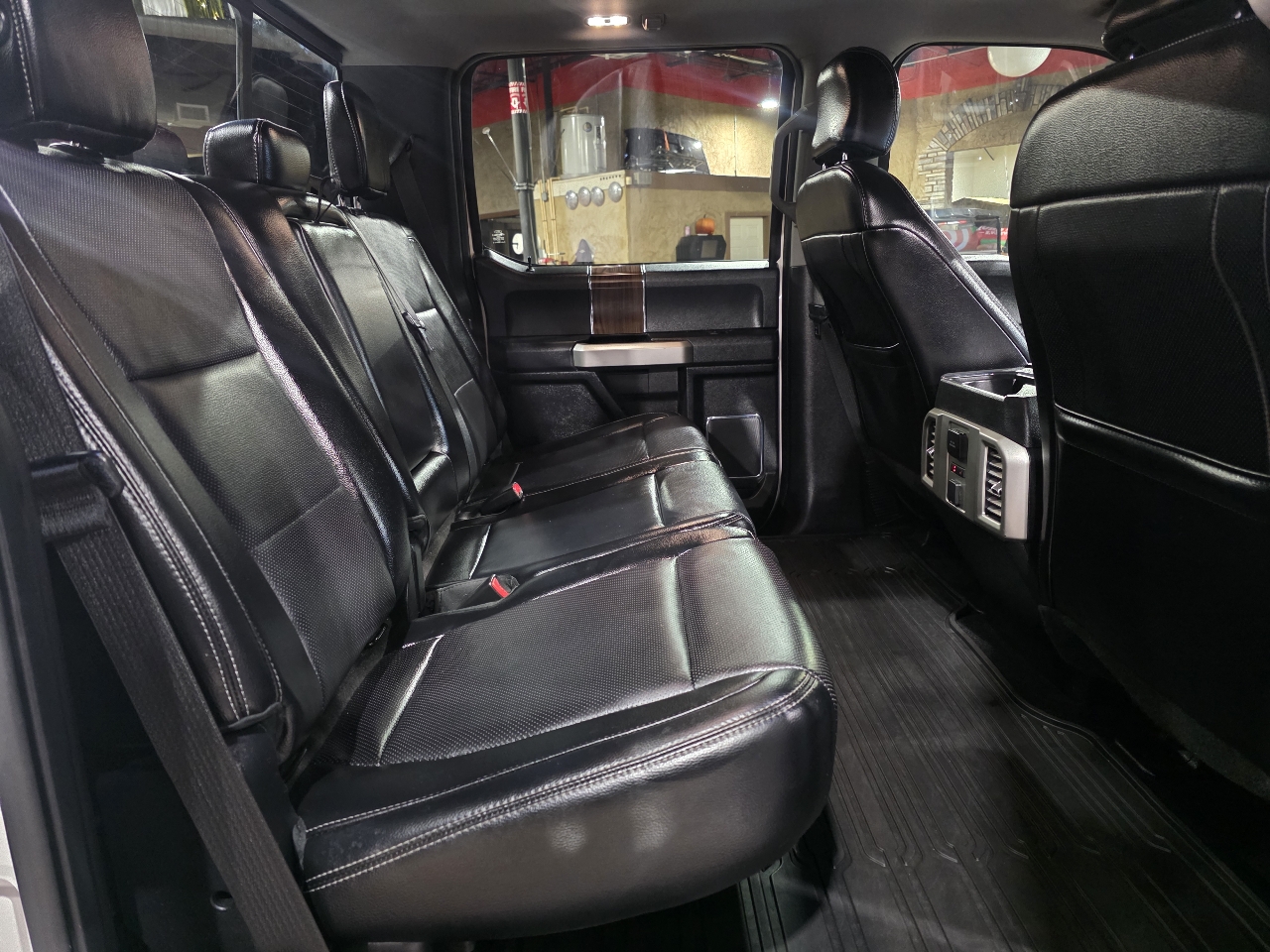 Ford F-150 4WD SuperCab 145" Lariat 2016