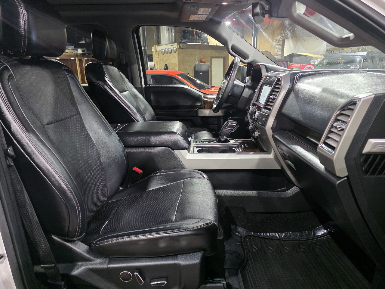 Ford F-150 4WD SuperCab 145" Lariat 2016