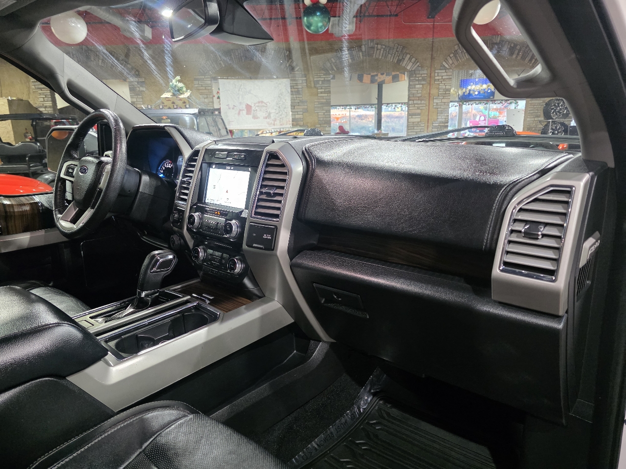 Ford F-150 4WD SuperCab 145" Lariat 2016