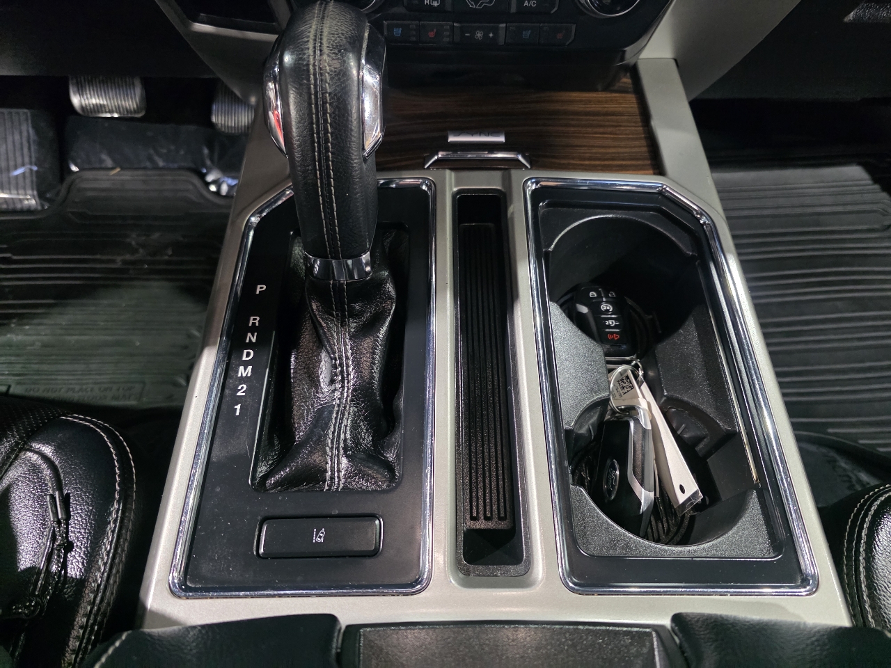 Ford F-150 4WD SuperCab 145" Lariat 2016