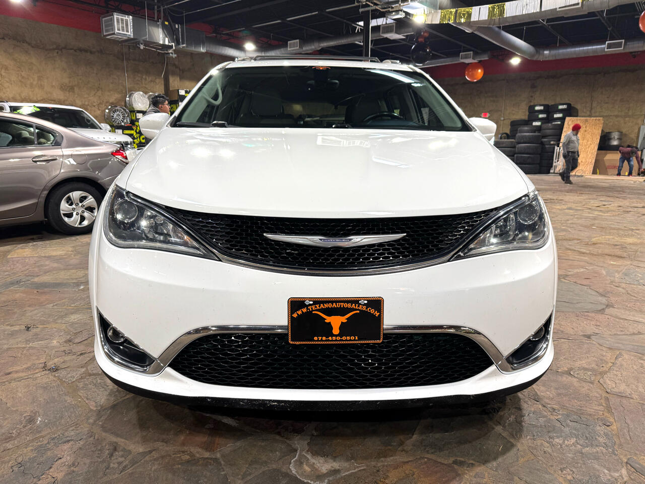 Chrysler Pacifica Touring-L Plus FWD 2017