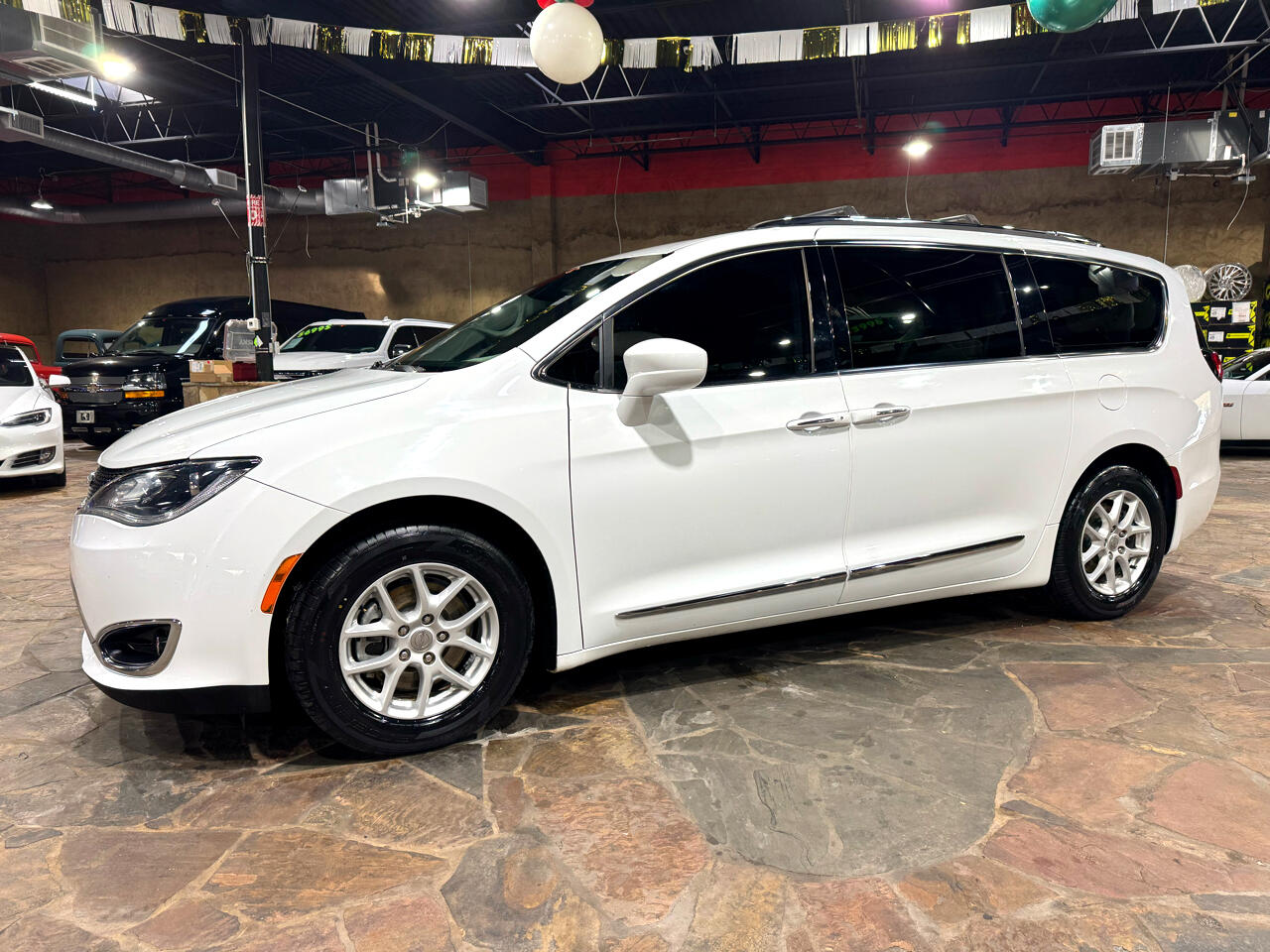 Chrysler Pacifica Touring-L Plus FWD 2017