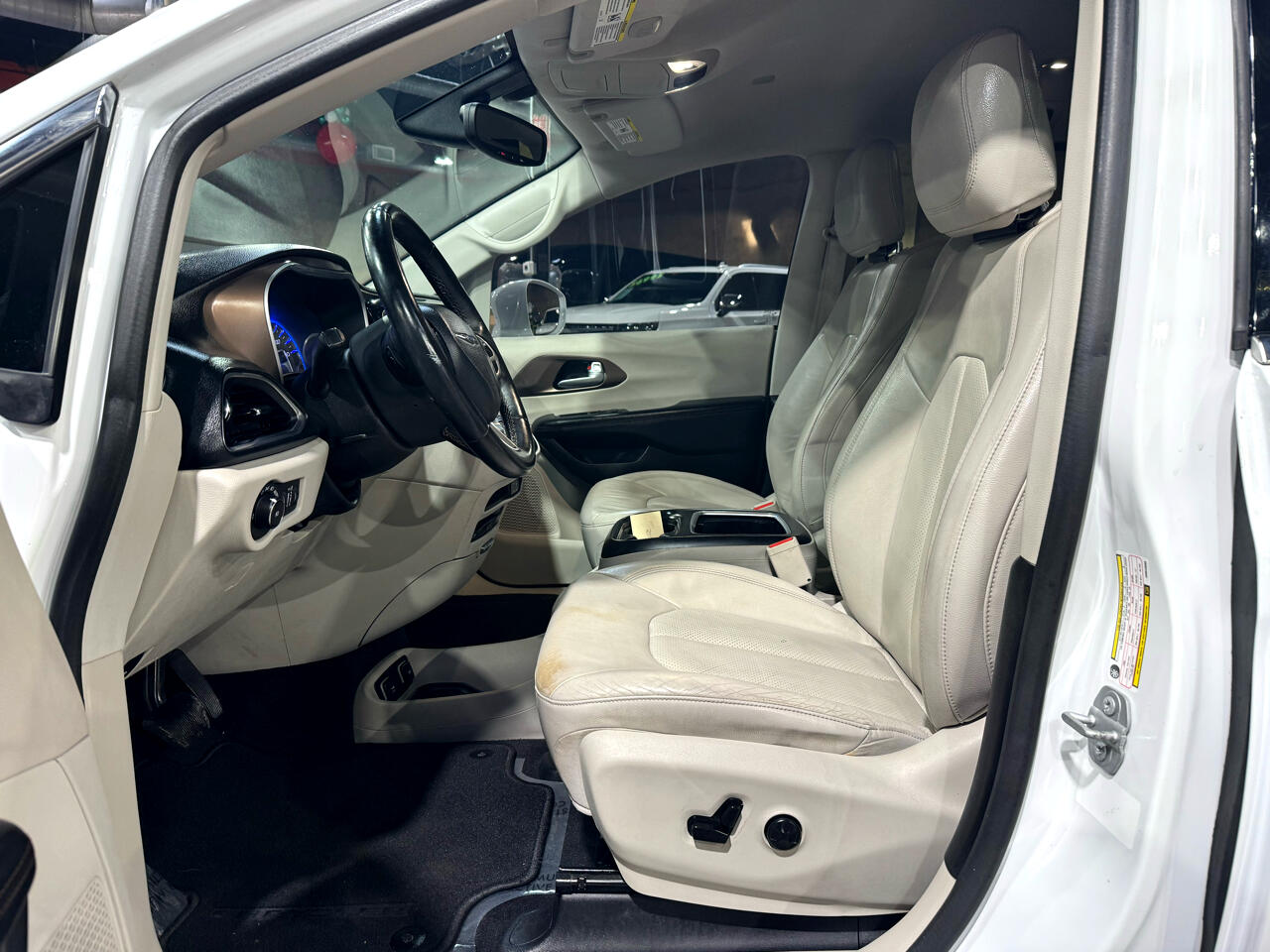 Chrysler Pacifica Touring-L Plus FWD 2017