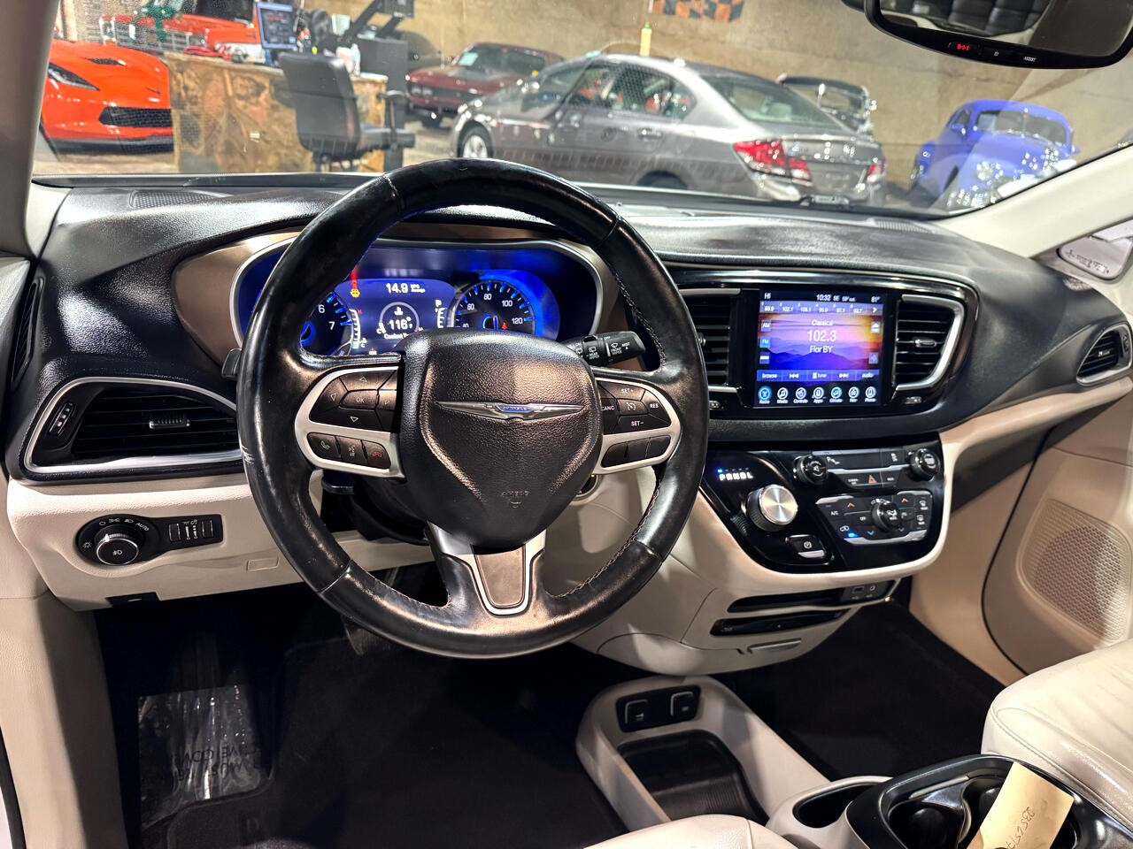 Chrysler Pacifica Touring-L Plus FWD 2017