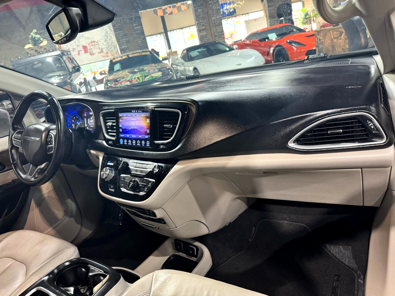 Chrysler Pacifica Touring-L Plus FWD 2017