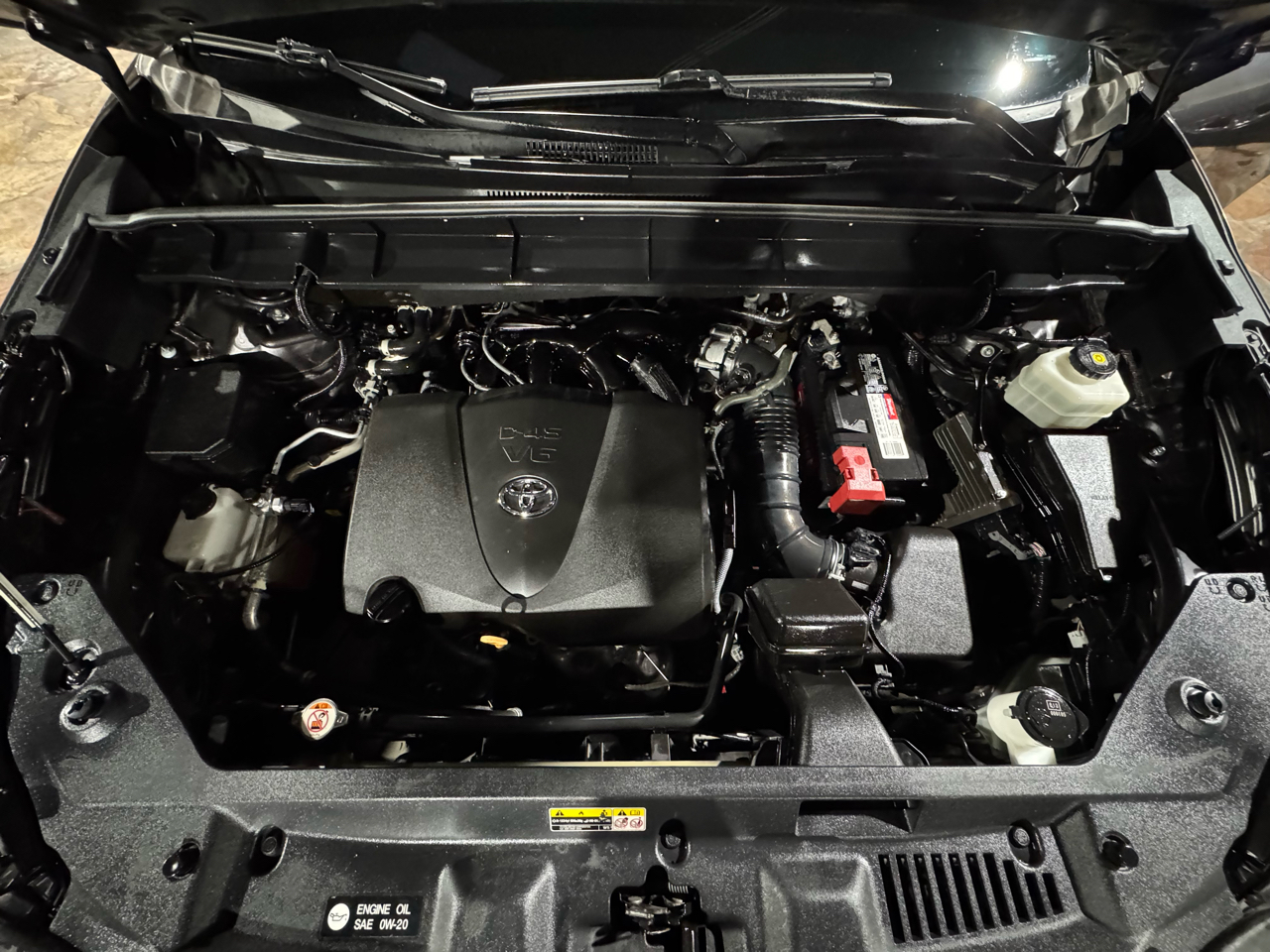 Toyota Highlander LE FWD (Natl) 2022