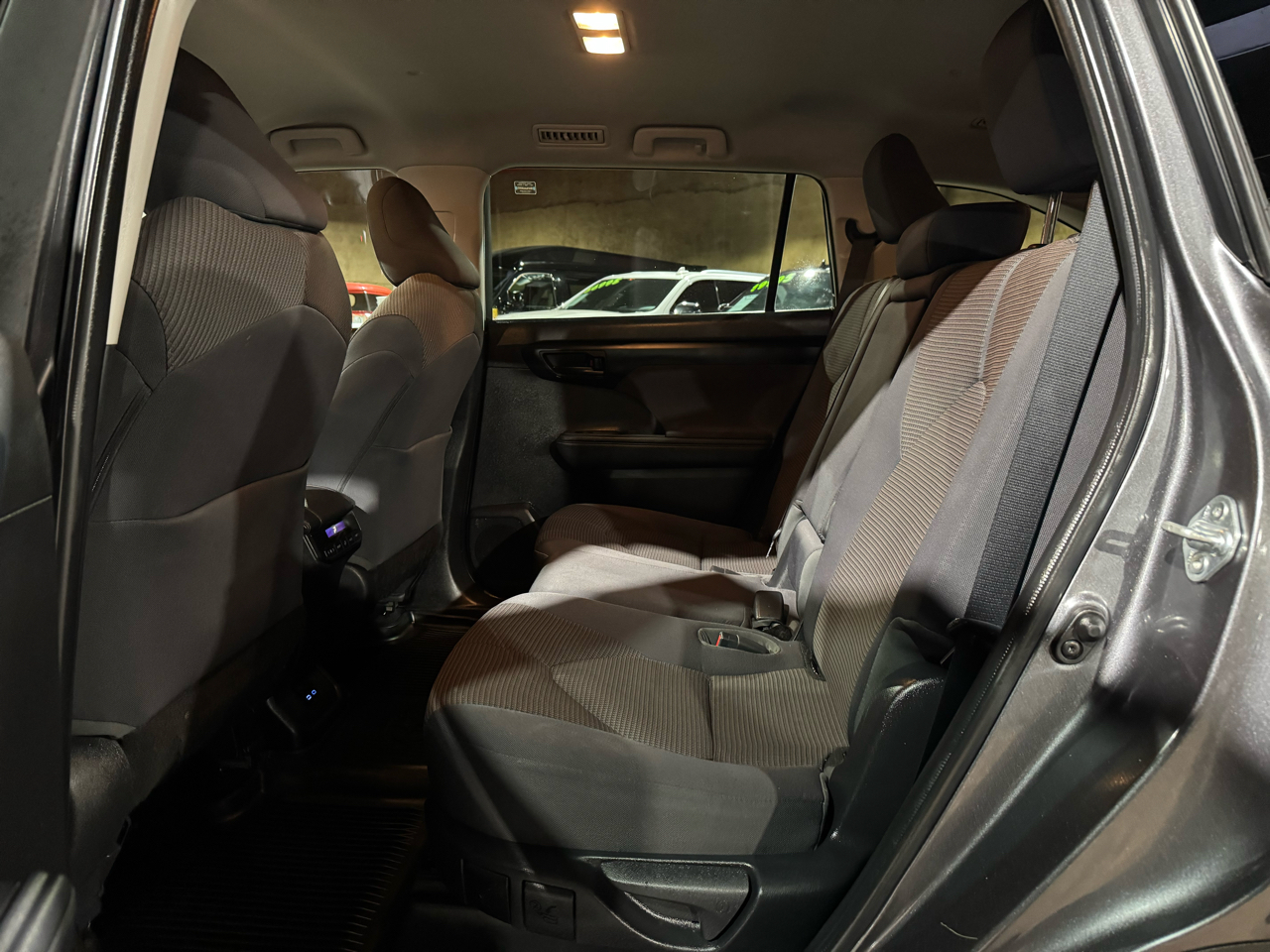 Toyota Highlander LE FWD (Natl) 2022