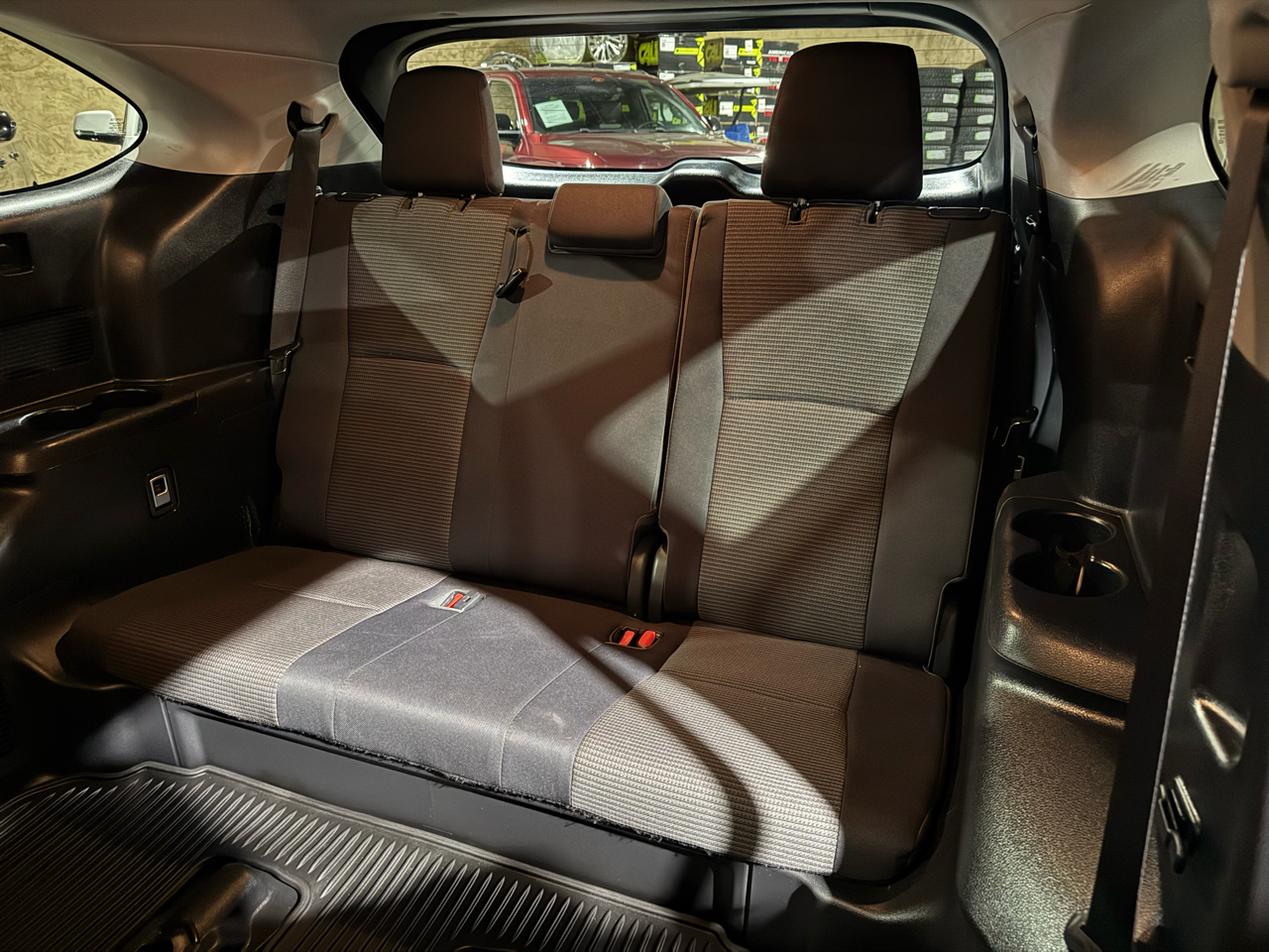 Toyota Highlander LE FWD (Natl) 2022