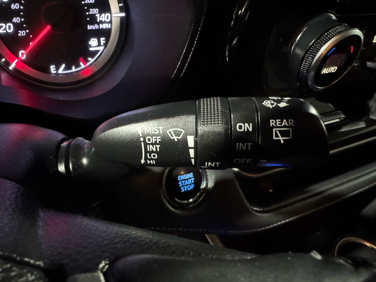 Toyota Highlander LE FWD (Natl) 2022