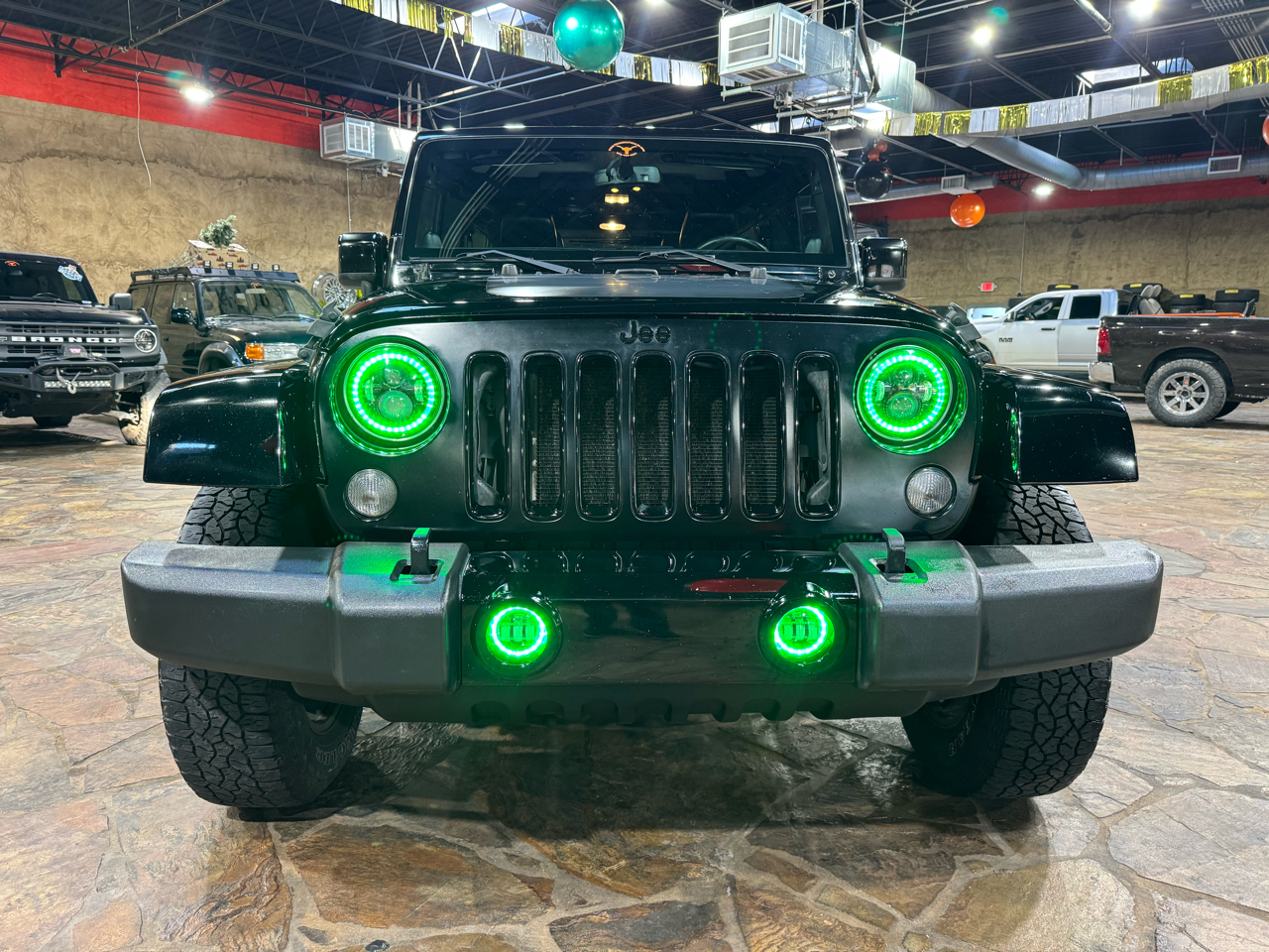 Jeep Wrangler Unlimited 4WD 4dr Sahara 2014