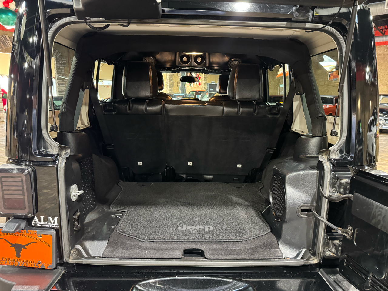 Jeep Wrangler Unlimited 4WD 4dr Sahara 2014