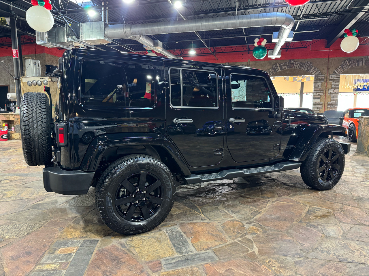 Jeep Wrangler Unlimited 4WD 4dr Sahara 2014