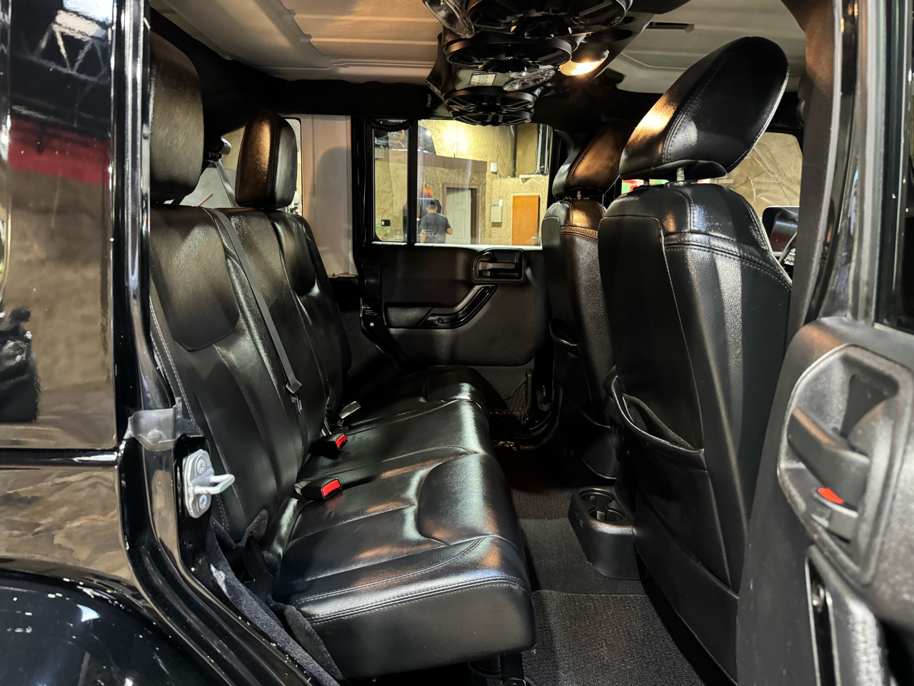 Jeep Wrangler Unlimited 4WD 4dr Sahara 2014