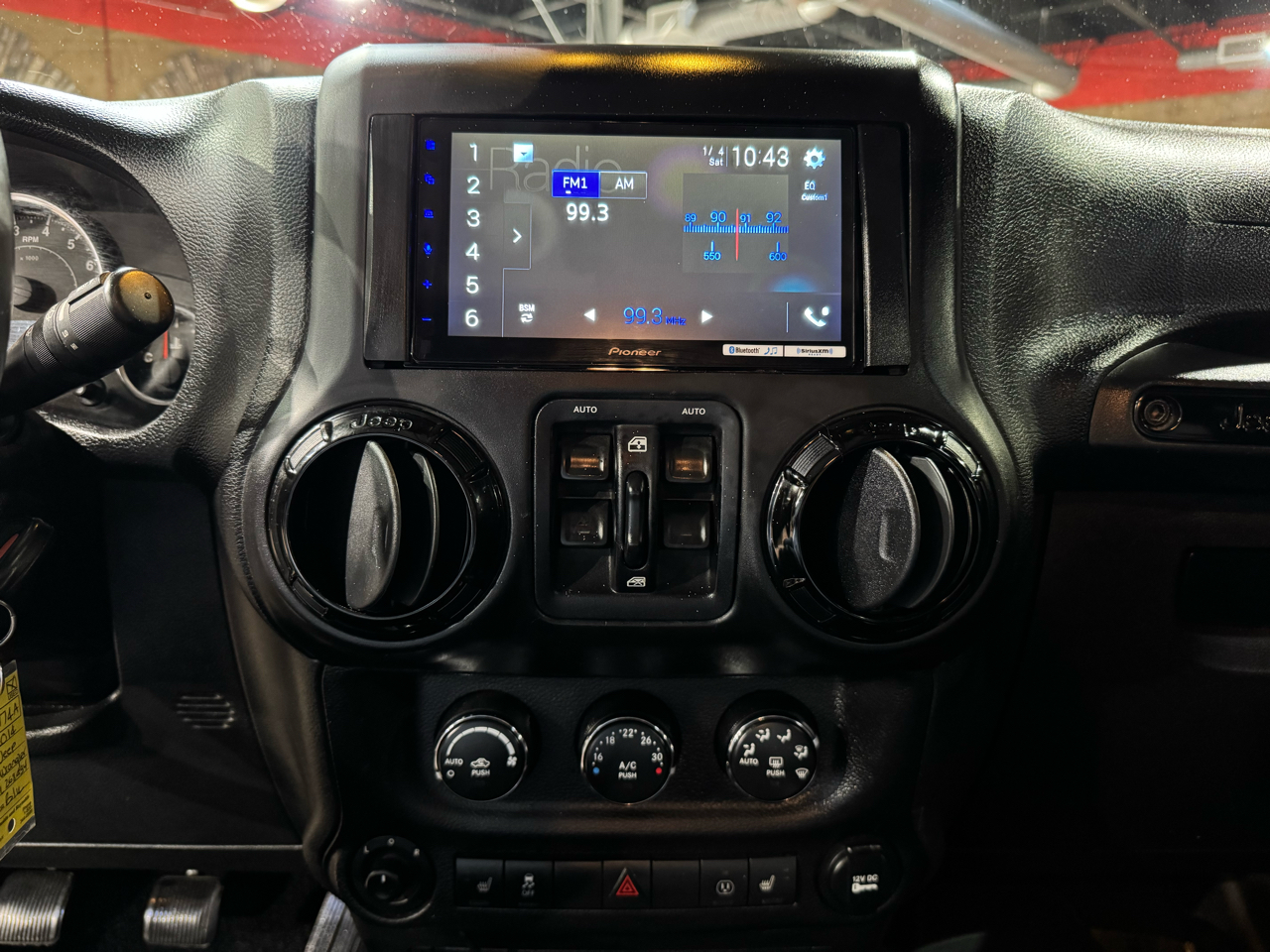 Jeep Wrangler Unlimited 4WD 4dr Sahara 2014