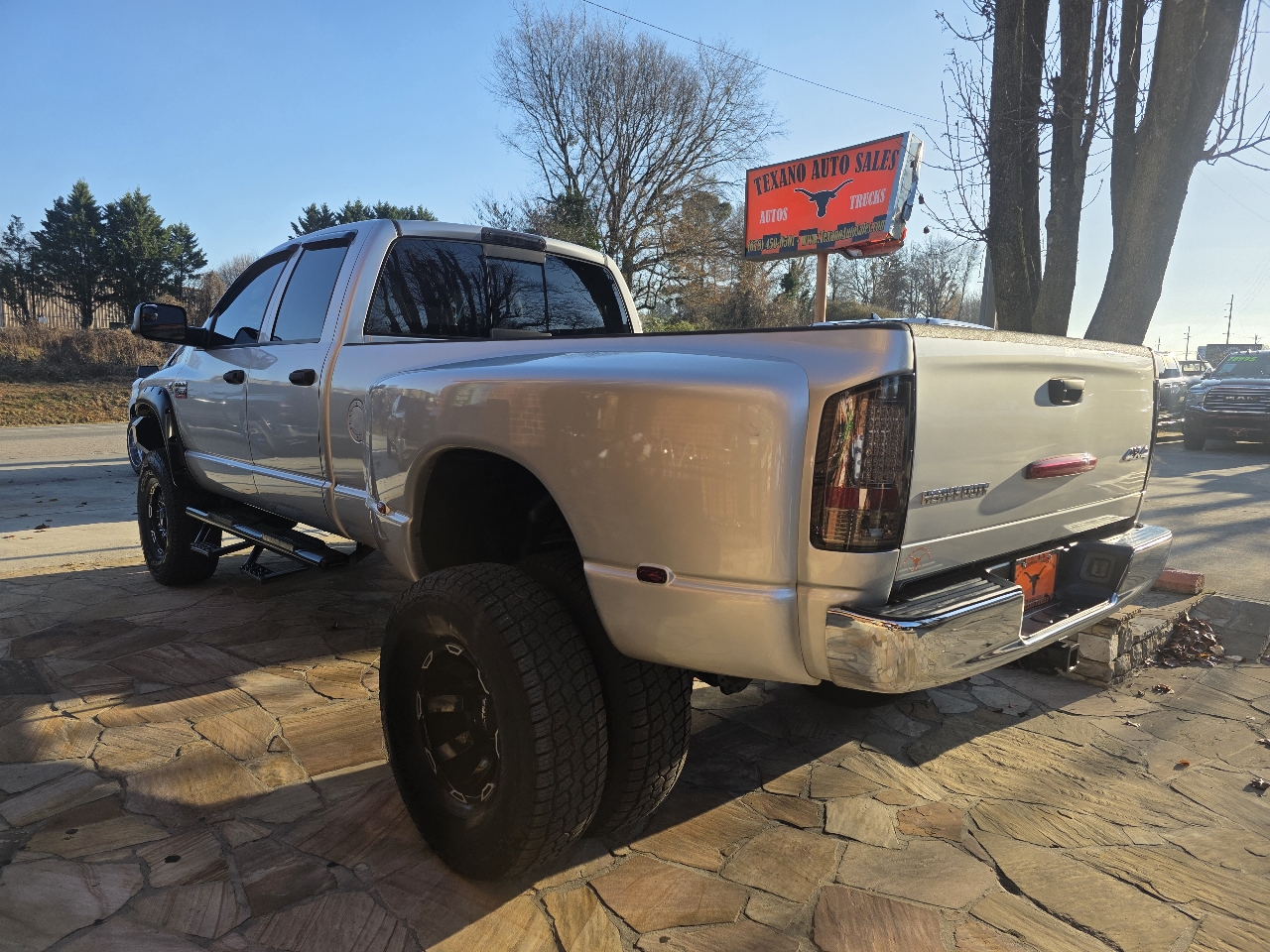 Dodge Ram 3500 4dr Quad Cab 160.5" WB DRW 4WD SLT 2005