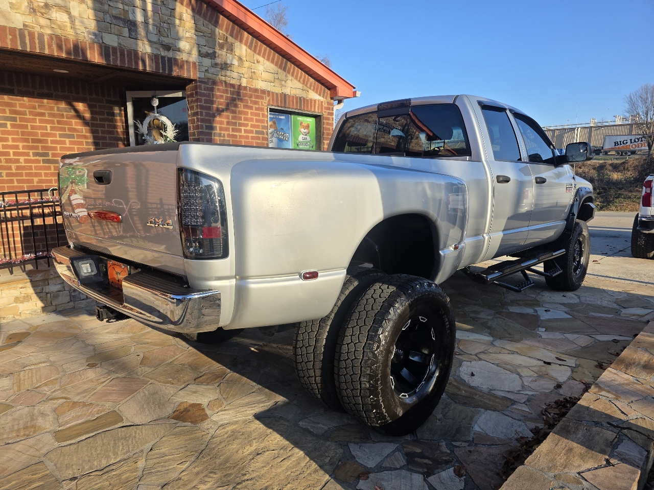 Dodge Ram 3500 4dr Quad Cab 160.5" WB DRW 4WD SLT 2005