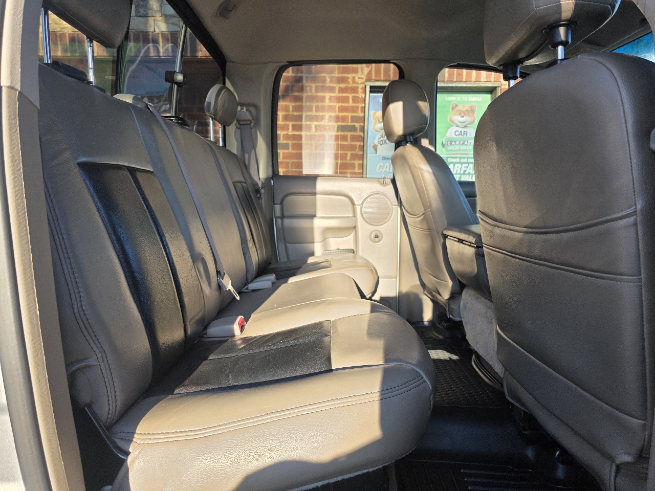 Dodge Ram 3500 4dr Quad Cab 160.5" WB DRW 4WD SLT 2005